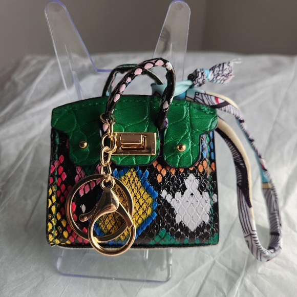 Mini Saddle Bag Charms/Ear Bud Holder with Goldtone Accents NWOT-SELECT ONE! - Picture 11 of 13